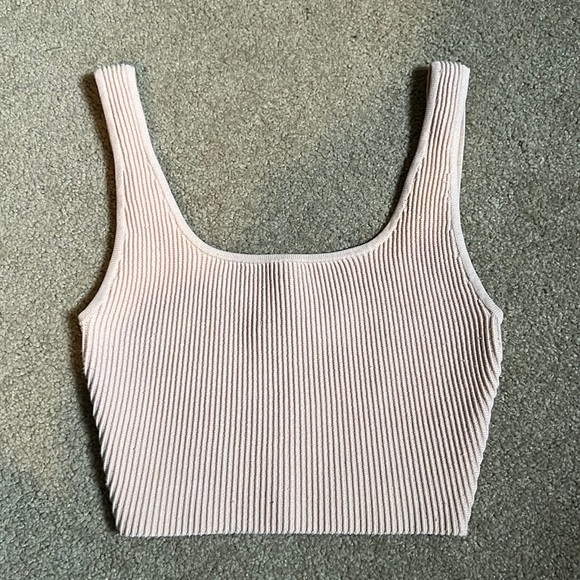 Aritzia Sculpt Knit tank - Picture 1 of 1